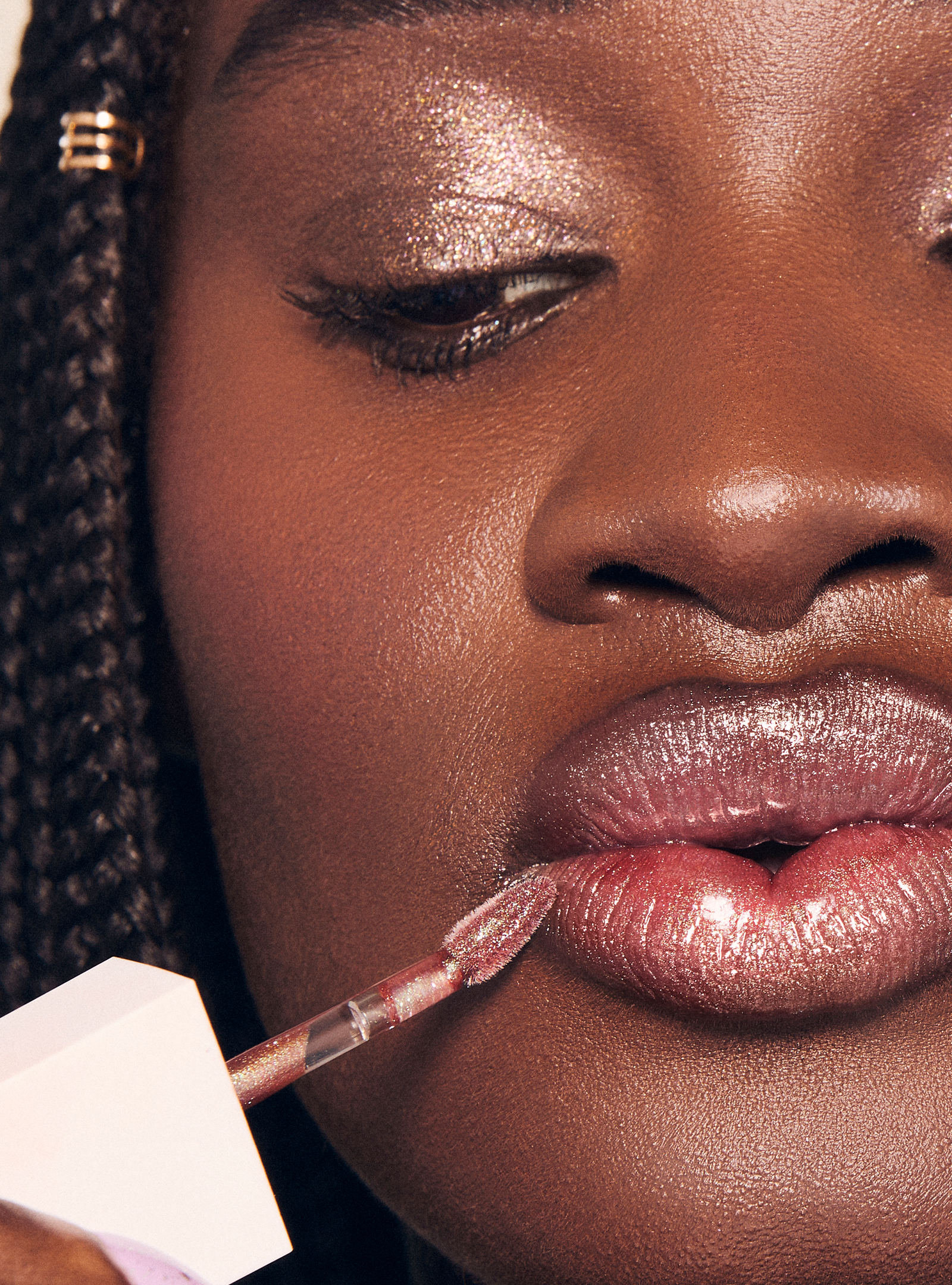 mauve-taupe-with-mint-reflects