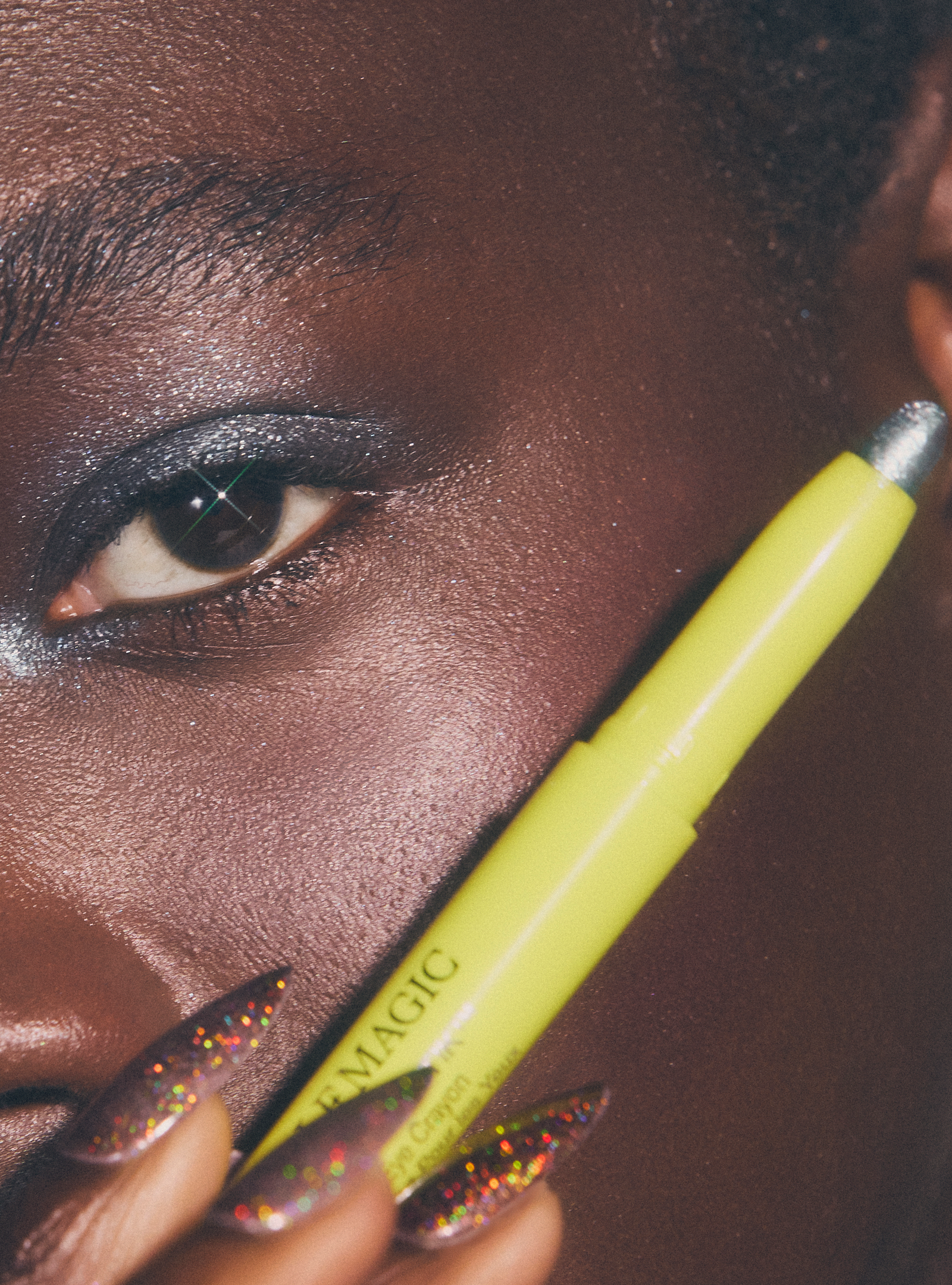 SPARKLESTIK EYE CRAYON – Half Magic