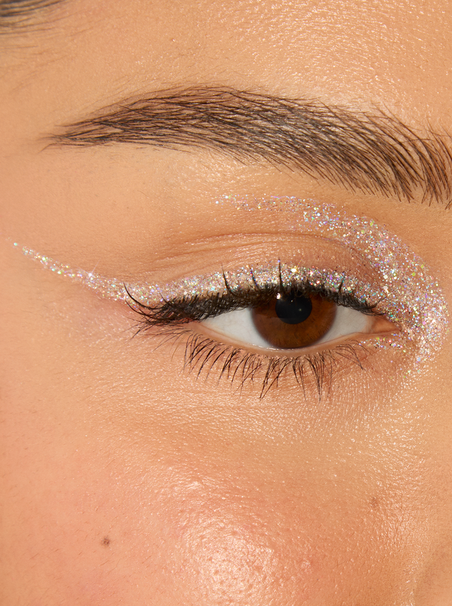 GLITTER TEARS – Half Magic